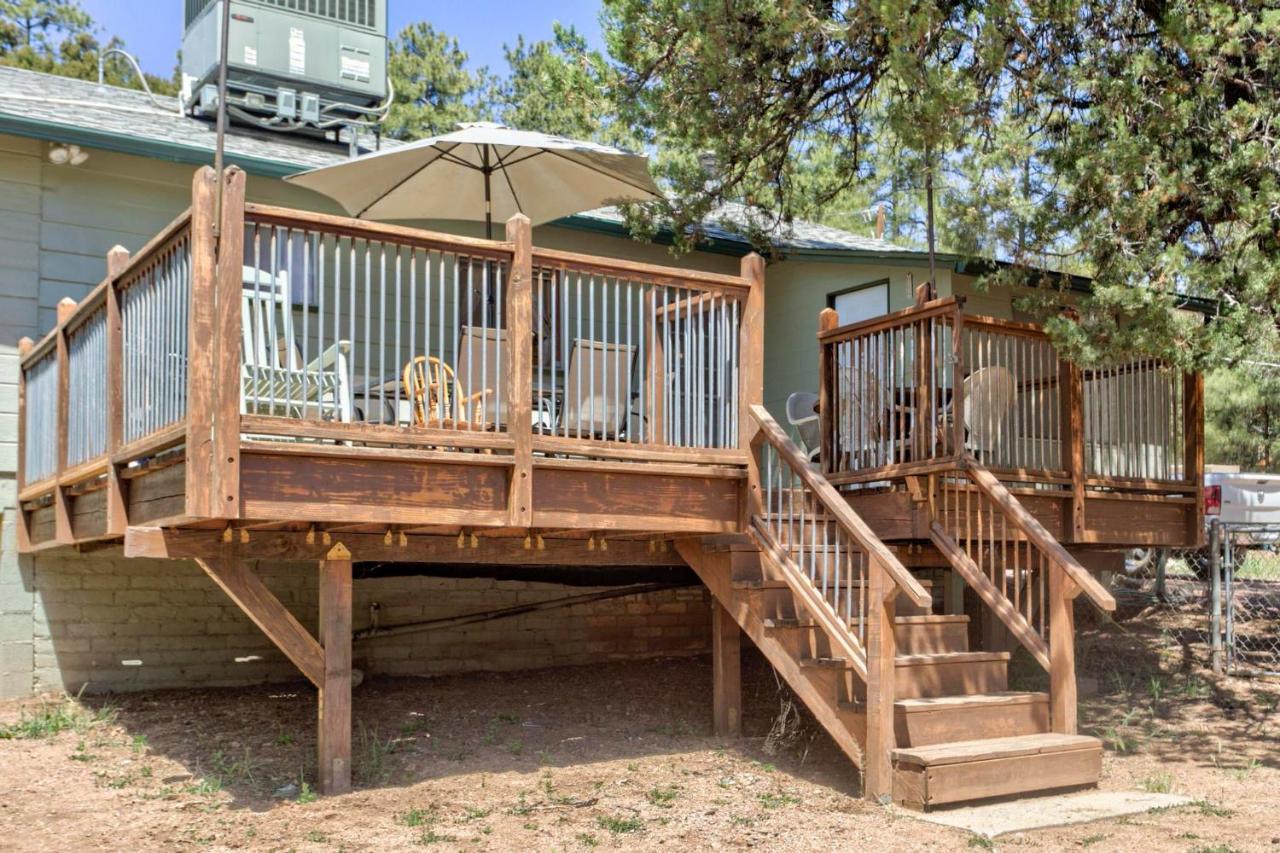 Pine Cabin Екстер'єр фото